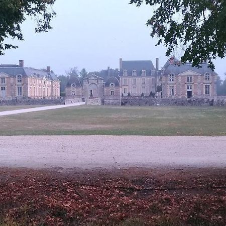 F2 Au Pied Du Chateau Et A 15Min De Center Parc La Ferté-Saint-Aubin Exterior foto