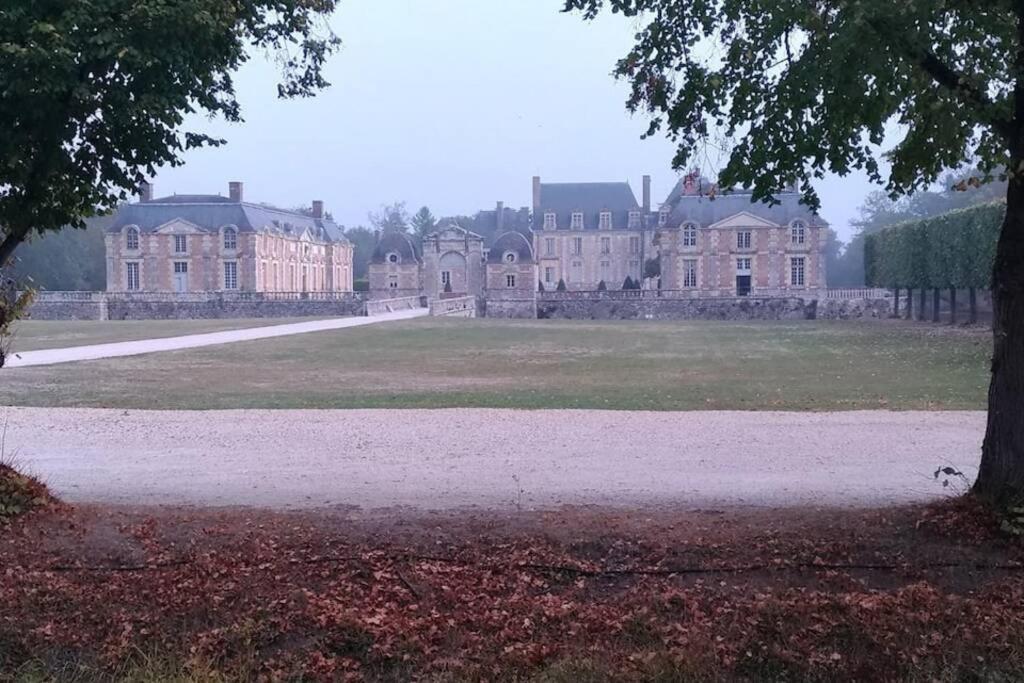 F2 Au Pied Du Chateau Et A 15Min De Center Parc La Ferté-Saint-Aubin Exterior foto